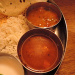 エリックサウス - ①1時　：サンバル
      ②2時　：ラッサム