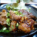 Sumibi Yakiniku Toshi - 左から豚肉・ホルモン・牛肉