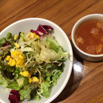 Guran meeru - サラダとスープつけても100円しか変わらないのでつけました サラダたっぷりで美味しい♪けどトータルのボリュームが…(´；ω； `)お腹いっぱいになりました