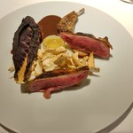 レフェルヴェソンス - 美しい秋に囲まれて〜ヴァンデ産の鳩の炙り焼きと浅蜊のジュ、里芋、ポロネギ、トレビスの枯葉、アバのアクセントで