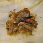 ウシマル - バカマツタケと栗の包み焼き