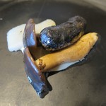 ウシマル - 天然シメジ スミイカ イカスミソーセージ