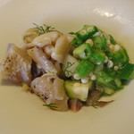 ウシマル - 片貝産北寄貝とオクラのタルタル