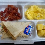 1565 Cafe - 営業前出発時に持たせてくれる弁当。ケチャップほしい。