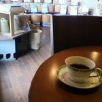 ビーンズ西岡 - 焙煎中のサービスコーヒー(この日はペルー
)