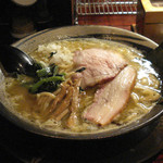 豚と鳥 らーめん　700円 おいしい♡