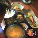 おばんざい とらや - このお味噌汁、大きい！