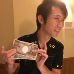 ウシマル - 日によっては、プロのマジシャンが登場するサービスがあり、とても楽しい♪　※写真許諾済み