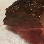 ウシマル - 炭火で仕上げられたジャージー牛