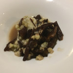 ウシマル - 蕎麦の身と天然キノコの料理