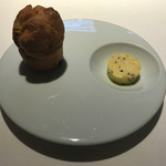 Restaurant Re: - 栗とベーコンを使った塩味のマフィン