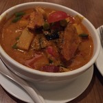 バンコクスパイス 新宿店 - ゲーンペッペッヤーン（鴨肉のレッドカレー）1200円