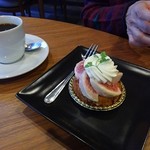 シュシュショコラ - イチジクタルトにコーヒー