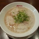 山田家乃ごん太 - 博多長浜らーめん(735円)