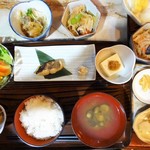 旬菜食堂 栗 - 朝食　温かいものは温かく