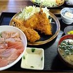 魚八 - まぐろトロ丼・アジフライ・コロッケ定食735円