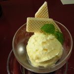 魚信旅館 - 氷菓　COMMONバニラアイス