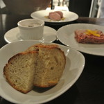 ワイン バー いちのへてりーぬ - 本日のパン