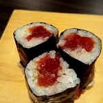 鮨 和さび - クロマグロ漬け巻物