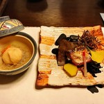 絆＋ - 焼鉢
        秋鮭原木椎茸鋳込み焼き
          揚げ蕎麦 九十 朴葉
          葉唐辛子 棒生姜
      
      蒸し鉢
        甘鯛秋雲蒸し
           大黒しめじ 粟麩 銀杏 蟹餡
           紅葉人参 ライスペーパー