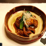 絆＋ - 中皿
       あしたか牛赤味噌煮込み
         賀茂茄子 青梗菜
         白髪葱 きのこ餡