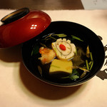 絆＋ - 先椀
       秋香椀
         名残鱧松茸巻き 海老
         散らし菊 柚子 三つ葉