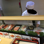 だるま寿司 - 立食いカウンターのみ