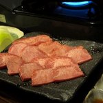 牛タン専門店 舌家 たかを - 石焼き塩タン