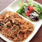 プラチノ - メカジキとキノコのトマトソースパスタ