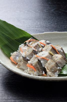 鈴木水産 東八森の新鮮海産物と地元の味 &ndash; 秋田県八峰町