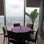 Eon51 Fine Dining - エレベーターから近いテーブル