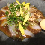 名物かわはぎ丸ごとカルパッチョ(880円)