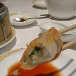 南園 - [料理] 松の実入り精進蒸し餃子 アップ♪ｗ ②