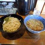 2016年11月13日(日)　濃厚豚骨魚介つけ麺(麺200g)800円