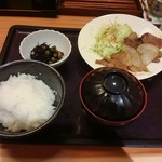 Hakata Motsunabe Yamaya - 写真は立派だった生姜焼き定食