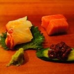 吉むら - 真鯛で雲丹を巻いてあります　マグロ　中トロ位かな　梅味噌