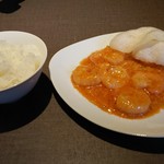 中国菜家 桃花片 - エビチリ。