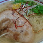 塩見家　とんとん - とり塩ラーメン