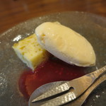 米倉 - 16.9月 ホワイトチョコレートのアイス 菊のケーキ フランボワーズソース