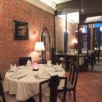 Temple Club - ダイニング・グルーム