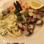 Ristorante Pizzeria Bella Napoli - 店の入り口に並んでいたものを載せただけ