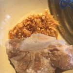 Kam Bowl Restaurant - ショウガ醤油につけます