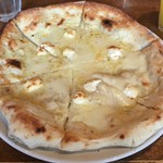 RISA！RISA！ - 久しぶりに。究極チーズピザ。しょっばさが美味しい♪