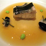 キュイジーヌ[s] ミッシェル・トロワグロ - やわらかな鱸　磯のパフューム