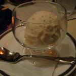 カルタゴ - ドンドルマ（トルコ風のびーるアイス）