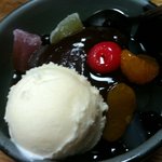 クリームあんみつ