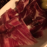 maru 2F - 生ハムの盛り合わせ。