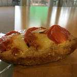 NEIGHBORS BRUNCH - トマト＆モッツアレラ 280円。