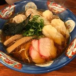 支那そば 八雲 - 特製ワンタン麺 黒だし1000円