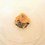 イルキアーロ - 柿　ナッツのセミフレッド　エスプレッソソース